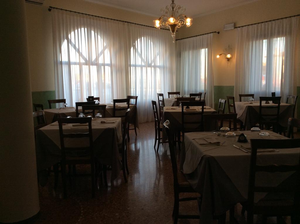 Hotel Alla Villa Fini Доло Экстерьер фото